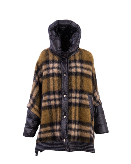 Shop VIOLANTI  Mantella: Violanti piumino con inserto in lana.
Cappuccio.
Maniche lunghe.
Chiusura con bottoni.
Vestibilità regolare.
Composizione 1: 26% Mohair 26% Alpaca 24% Lana Vergine 24% Poliammidica.
Composizione 2: 100% Poliammidica.
Fabbricato in Italia.. VL194 6100-613